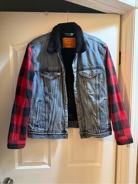 Levi's Black Sherpa-Lined Jacket with Denim Accent